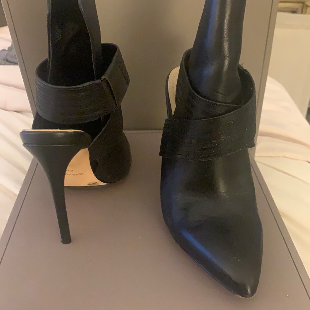 BCBG slip on closed toe heels